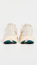 HOKA W Clifton 10 1162031.BHLB - 3