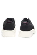 HUGO Urian_derb_sdny 10274847 01 - 5