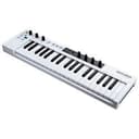 Arturia KeyLab Essential 88 mk3 Tastiera Controller MIDI Universale per Produzione Musicale - Con Software Professionale, 88 Tasti, 9 Encoder, 9 Fader, Ruote di Modulazione/Intonazion, 8 Pad - Bianca - 4