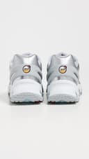 NIKE HF5509-001 W Air MAX DN8 Mujer Wolf Grey/Metallic Silver-Off White EU 39 - 3