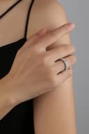 Lisandra Scott Shiny Bella - Anello in argento sterling 925, con zirconi, con brillantini, stile moderno e scintillante, per donne e donne, Cristallo metallo prezioso cristallo Pietra - 4