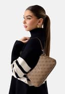 GUESS Schultertasche Umhängetasche Noelle II Tri Compartment Shoulder Crossbody Bag Latte Logo/Brown braun - 2