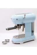 Smeg, ECF01PBEU Manual Espresso -Maschine, Cappuccino -System, Thermoblock, große Tassengehäuse und Doppelkaffeefunktion, 1 l Wassertank, kompakte Abmessungen, 1350W, Pastellblau - 6