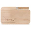 GRAVURZEILE Frühstücksbrettchen mit eigener Gravur in verschiedenen Motiven - Inklusive Messer - Personalisiert mit Namen und Text - Massives Erlenholz - 26x15,5x1,2 cm - Motiv: Name + Text - 1