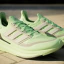 adidas Herren Ultraboost Light Laufschuhe, green, 43.5 EU - 7