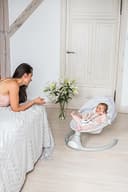 MoMi KENANI Babywippe für Kinder bis 9 kg, klappbar, mit Fernbedienung & Bluetooth zum Verbinden mit Smartphone, Batterie- oder Stromanschluss, mit 5-Punkt-Sicherheitsgurt, Sonnenschutz, Insektennetz - 24