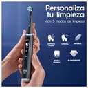 Oral-B iO 6 Cepillo De Dientes Eléctrico Negro con Mango Recargable, 3 Cabezales, 1 Estuche De Viaje, 5 Modos De Cepillado Con Blanqueamiento Dental, Sensor De Presión, Diseñado Por Braun - 5