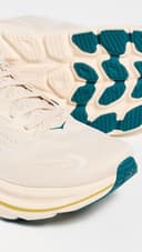 HOKA W Clifton 10 1162031.BHLB - 4