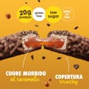 Enervit, The Protein Deal Caramel Fun, Barrette Proteiche, Gusto Cioccolato al Latte, Ripieno Morbido al Caramello, Snack Goloso, 20g di Proteine, 2,4g di Zuccheri, Senza Glutine, 12 Barrette da 55g - 4