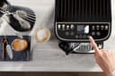 De’Longhi Magnifica Evo Next - Perfetto Kaffeevollautomat mit LatteCrema-Milchaufschäumer, 13 One-Touch-Getränke, Coffee- und Cappuccino Kaffeemaschine, farbiges Touch-Display, Titan (ECAM312.80.TB) - 11
