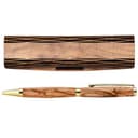 KASSIS Penna a sfera in legno d'ulivo - Realizzata a mano con bellissime venature e testo personalizzato in un'elegante scatola di legno - Penna a sfera personalizzata (Senza incisione) - 1