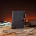 moonster Cuaderno de Notas Reutilizable de Cuero – Diario Personal con Bolígrafo, Diario de Viaje Forrado de Piel – Agenda de Piel con Cuaderno A5 de Rayas para Hombres y Mujeres - 8