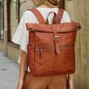 Gusti Rucksack Leder Milo Vintage Leder Rucksack Herren Damen mit Laptopfach wasserdicht Handgepäck 15 Zoll Organizer AirTag-Fach robust business Schulrucksack - 6