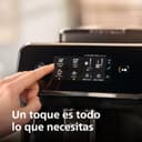 Philips Serie 2200 Cafetera Espresso Automática - 2 Cafés, Pantalla Táctil, Espumador de Leche Clásico, Molinillo Cerámico, Negro Mate (EP2220/10) - 3
