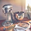 Kitchenaid Planetaria - Artisan - Robot da Cucina con testa inclinabile e 7 accessori - 4.8 L - Impastatrice - Color Argento placcato - 5