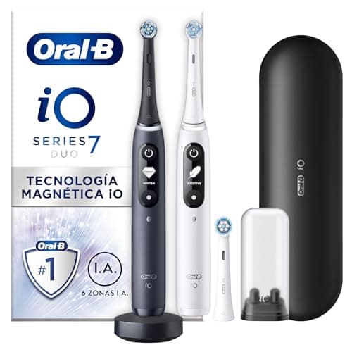 Oral-B iO 7 Pack Doble, Cepillos de Dientes Eléctricos, Pack de 2 Cepillos, Mangos con Bluetooth y Tecnología Magnética, 3 Cabezales y 1 Funda de Viaje, Regalos Originales - Blanco y Negro