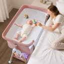 cozydwells 3 in 1 Beistellbett Baby, Tragbar reisebett Baby mit matratze Höhenverstellbar Bettchen Verstellbare Höhe & Neigung 6 abschließbare Räder Baby Co-Sleeper für Neugeborene Kleinkind Rosa - 1