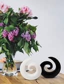 Elegante par de esculturas de cerámica - decoración moderna en blanco y negro - decoración cada 16cm de alto - 2