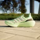 adidas Herren Ultraboost Light Laufschuhe, green, 43.5 EU - 6