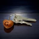 Rienco | Portachiavi cuore, legno ciliegio, Lettera A, 3x2,5 cm | Incisione laser artigianale, leggero, moderno | Charm personalizzato made in Italy - 4