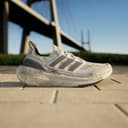 adidas Ultraboost Light, Scarpe da Ginnastica Unisex-Adulto, Putty Grey/Grey/Orbit Grey, 39 1/3 EU - 2