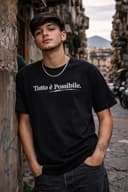 GEOLIER Official T-Shirt “Tutto è Possibile” – Maglia Nera Unisex in Cotone con Logo Album e Foto Ufficiale | Merchandising Rap Italiano (IT, Testo, S, Regular, Regular) - 3