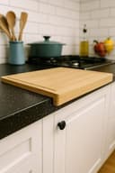 DAMDAM GO Tabla de Cortar de Bambú 45x34 cm – Gruesa, Antideslizante y con Ranura Antigoteo – Duradera y Multifuncional para Carne, Verduras y Cocina Diaria - 1