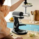 KitchenAid Robot de Cocina - Artisan - Batidora amasadora multifunción con bol elevable de Acero Inoxidable 6,6 L - Batidora de repostería con 5 accesorios - Negro mate - 6