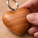 Rienco | Portachiavi Donna Cuore Legno, Unica, Non Personalizzato, Levigato | Forma a cuore, doppio anello, facile da incidere | Portachiavi, accessorio donna - 3