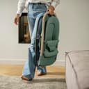 Maxi-Cosi Kori 2-in-1-Babywippe mit Spielzeugbogen, 0–2 Jahre, bis zu 15 kg, Baby Bouncer, 3 mit einer Hand einstellbare Liegepositionen, Easy-in-Gurt, leicht und kompakt, Eco Care, Beyond Green - 9