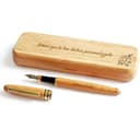 Astuccio in Legno di Bambù con Penna Stilografica Personalizzabile – Set con Incisione Personalizzata – Idea Regalo Uomo, Donna, Laurea, Compleanno, Aziendale (Astuccio Stilografica) - 1