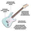 Squier by Fender Debut Collection HSS Stratocaster E-Gitarre, Laurel Griffbrett, Weißes Schlagbrett, Daphne Blue - 2