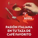 Lavazza, Qualità Rossa, Café Molido Natural, 2 Paquetes de 250 g, Ideal para Cafetera Italiana, de Filtro y Francesa, con Notas Aromáticas de Chocolate, Arábica y Robusta, Intensidad 5, Tueste Medio - 2