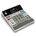 Akai Professional MPC Sample Sampler, Secuenciador y Procesador de Efectos Portátil Standalone con Batería Recargable, USB-C, Altavoz Integrado y Micrófono - 1