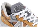 New Balance Unisex-Adult Made in USA 990 V6 Sneaker, Workwear/Grey, 9.5 Wide Women/8 Men - 7
