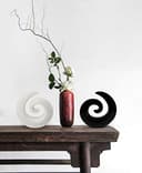 Elegante par de esculturas de cerámica - decoración moderna en blanco y negro - decoración cada 16cm de alto - 7