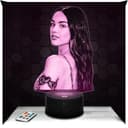 Lampephoto.fr - Lampada 3D Olivia Rodrigo Musicista Attrice Americana, Luce Notturna Tattile a Led, Effetto Ologramma 3D, Idea Regalo Natale Compleanno Uomo Donna, Oggetto decorativo per camera - 1