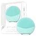 FOREO LUNA 4 mini, spazzola detergente viso, Massaggio viso, Favorisce l'assorbimento delle formule di skincare, Spazzola viso da viaggio, Per tutti i tipi di pelle, Arctic Blue - 1