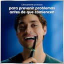 Oral-B iO 6 Cepillo De Dientes Eléctrico Negro con Mango Recargable, 3 Cabezales, 1 Estuche De Viaje, 5 Modos De Cepillado Con Blanqueamiento Dental, Sensor De Presión, Diseñado Por Braun - 9