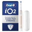 Oral-B iO 2 Cepillo de Dientes Eléctrico Rosa Suave, 1 Cabezal, 1 Estuche De Viaje, 1 Portarrecambios, 3 Modos De Cepillado, Sensor De Presión y Temporizador, Diseñado por Braun - 1