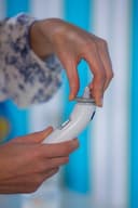 Omron Gentle Temp 520 – digitales Ohrthermometer + Einweg Messhüllen MC-EP2-E Gentle Temp, Packung mit 40 Stück - 7