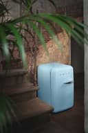 Smeg, FAB5LDPB6 Minibar Kühlschrank, Vintage, eine Tür, 34 l, Scharniere links, statische Kälte, 2 verstellbare Einlegeböden, Flaschenhalter und LED-Beleuchtung, Höhe 72,5 cm, Azurblau - 2