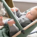 Maxi-Cosi Kori 2-in-1-Babywippe mit Spielzeugbogen, 0–2 Jahre, bis zu 15 kg, Baby Bouncer, 3 mit einer Hand einstellbare Liegepositionen, Easy-in-Gurt, leicht und kompakt, Eco Care, Beyond Green - 10