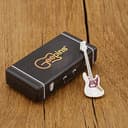 Geepin Emaille-Bass-Anstecker | Hochwertige Jazz Bass Mini-Brosche | 54 mm | Tragbar am Rucksack, T-Shirt, an der Jacke, Krawatte etc. | In ansprechender Gitarrenkoffer-Box | Tolles Geschenk… - 3