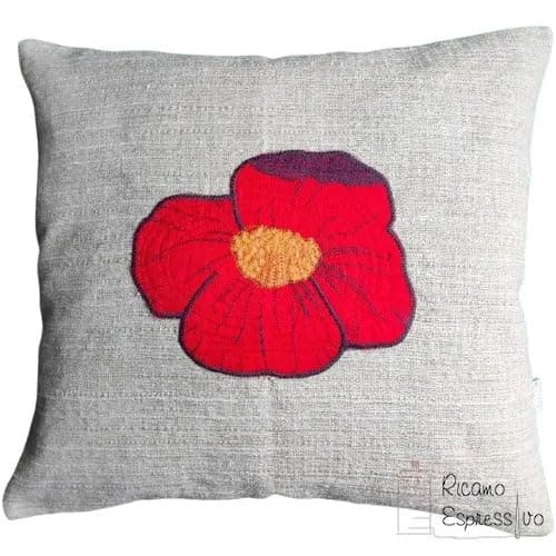Generico Cuscino Arredo in Policotone Pesante - Federa Decorativa con Papavero Rosso Ricamato - Zip Nascosta, Simbolo di Semplicità e Confort - Quadrato, 42x42 cm, Fatto a Mano