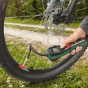 Bosch elektrische Fahrradpumpe/Luftpumpe/Mini Kompressor EasyPump (3,0 Ah Akku, 3,6 Volt, Autostop-Funktion, 150 PSI, 10,3 bar, LED, über USB-C® wiederaufladbar, im Karton) - 3