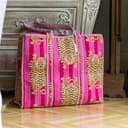 IBOAH Bolsa de Mano Grande Acolchada Artesanal de Algodón con Estampado de Tigres y Detalles en Rayas – Tote Bag Versátil para Playa, Compras, Viajes, Avión y Uso Diario (Rosa Tigres) - 8
