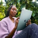 Apple iPad Air 13'' con chip M3: Apple Intelligence, 128 GB, fotocamera frontale e posteriore da 12MP, Wi-Fi 6E, Touch ID, un giorno intero di batteria — Grigio siderale - 4