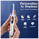 Oral-B iO 6N Cepillo de Dientes Eléctrico Blanco con Mango Recargable, 2 Cabezales y Estuche de Viaje, 5 Modos De Cepillado Con Blanqueamiento Dental, Sensor De Presión, Diseñado por Braun - 3