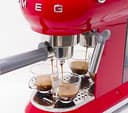 Smeg, ECF01RDEU Manual Espresso -Maschine, Cappuccino -System, Thermoblock, große Tassengehäuse und Doppelkaffeefunktion, 1 l Wassertank, kompakte Abmessungen, 1350W, Rot - 5